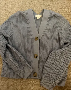 H&M Sweater thumbnail 1