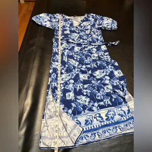 LOFT V-Neck Blue and White Floral Tie-Waist Maxi with slit sides. Size Small thumbnail 14