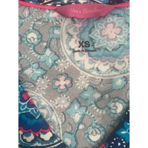 Vera Bradley scrub top in a Navy Medallion print Size XS thumbnail 3