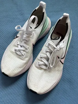 Nike running shoes thumbnail 1