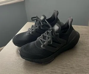 Women’s Adidas Ultraboost 22 thumbnail 2