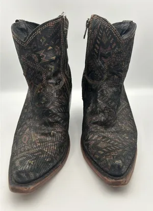Liberty Black Brandy Western Booties 7.5 M Tapestry Geometric Snip Toe Fair Cond thumbnail 1