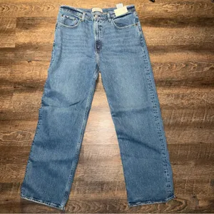 Abercrombie & Fitch The Relaxed Jean High Rise Jeans Size 32/14R New with Tags thumbnail 1