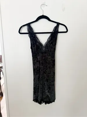NWT Victoria’s Secret Crushed Velvet Chemise Dress Sz S thumbnail 2