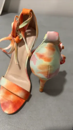Allegra K “I am selling this item in good condition. I ship fast and accept offers.” thumbnail 3
