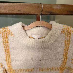 LC Lauren Conrad White and Yellow Fluffy Crew Neck Sweater - Size Small thumbnail 3