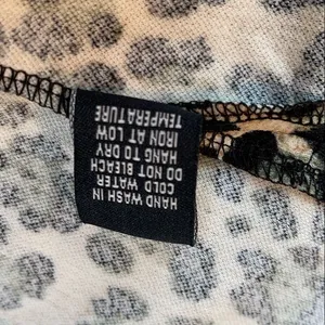 NWOT Jules & Leopold tan with green & black leopard spots the neck top thumbnail 7