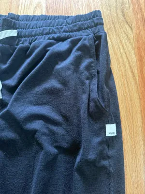 Vuori size medium joggers black  thumbnail 4