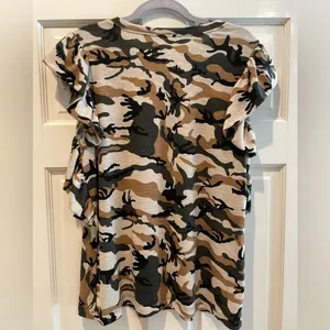 Flutter Sleeve Camo Blouse Tee with Ruffle Pocket Tan Green‎ Size Medium Green thumbnail 5