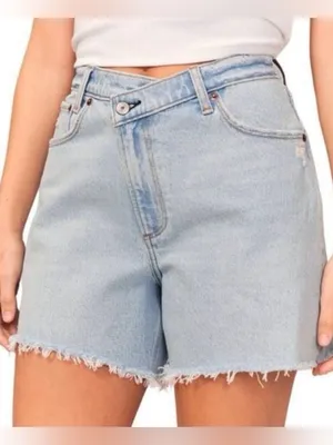 Abercrombie & Fitch Crossover Waist The Dad High Rise Short in Light Wash thumbnail 1