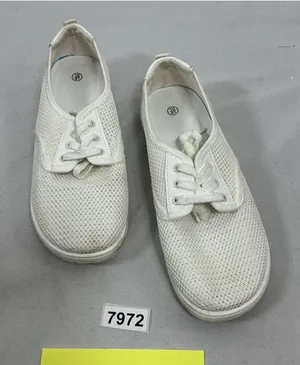 Womans Excellent Condition White Mesh Lace Up Sneakers Size 10 thumbnail 1
