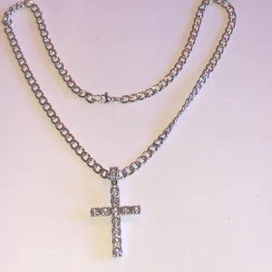 Elegant Silver Tone Rhinestone Cross Pendant Necklace thumbnail 3