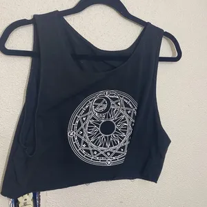 SHEIN 2XL Black Cropped Tank Top Astrological Sun & Moon Graphic Raw Hem Goth thumbnail 1