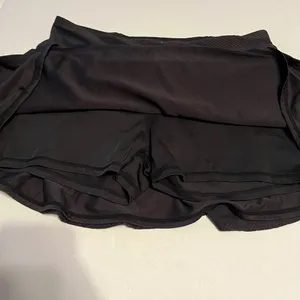 Kyodan‎ black active skorts. Size medium. Preowned in good condition thumbnail 3