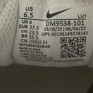 Nike Air Max‎ Lightweight Athletic Women Size 6.5 White Sneakers DM9538 101 thumbnail 7