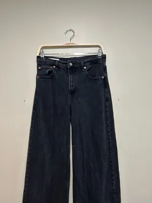 Gap High-Rise Stride Jeans thumbnail 3