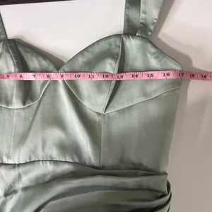 Azazie Agave Green Sheath Sweetheart Neckline Stretch Satin Dress Size 12 thumbnail 6