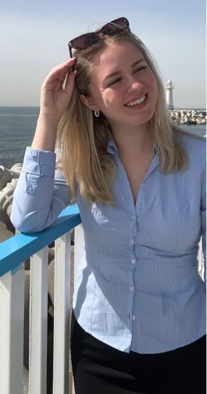 Hollister Top thumbnail 1