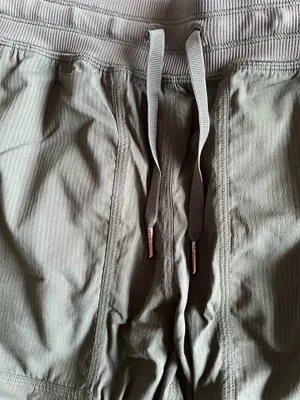 Lululemon Lightweight Adjustable Mid-Rise Cargo Pants thumbnail 9