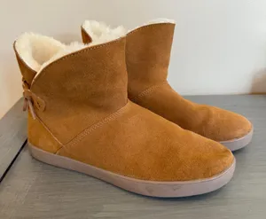 Koolaburra‎ Shazi Mini Chestnut Boots Suede Sheepskin 109362 Women's Shoes Bow 9 thumbnail 1