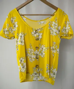 Abercrombie‎ & Fitch Yellow Floral Short-Sleeve Top Button Accent Size XS thumbnail 1