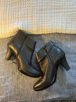 Sofft Rochelle Black Leather Ankle Booties size 8M thumbnail 3