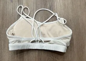 Lululemon Size 2 Womens White Lined Wireless Pull On Racer Back Sports Bra thumbnail 1