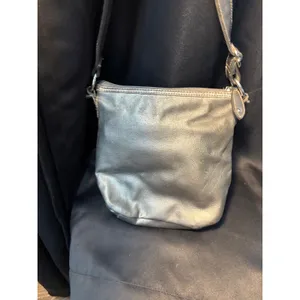 Rosetti Metallic Silver Crossbody Bag Pebbled Faux Leather Purse‎ Organizer thumbnail 2