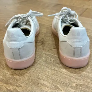 Adidas Women’s Campus W Sneakers Crystal White Pink Size 7 Used thumbnail 3