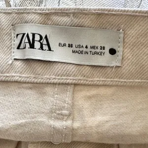 Zara mid‎ rise boyfriend jeans metallic silver jeans size 4 NWOT thumbnail 4