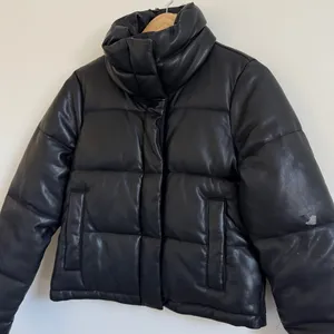 Abercrombie & Fitch Mini Leather Puffer Coat Size Small Black Vegan thumbnail 5