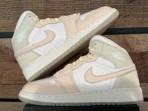 Air Jordan 1 Mids thumbnail 1