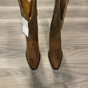 Cavender’s NWT women’s brown cowgirl boots size 6.5 thumbnail 2