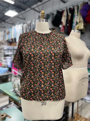 Women's LOFT Black Floral Print Flutter Sleeve Blouse L thumbnail 4