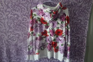 Victoria's Secret fleece hooded sweater flowers floral in white, purple and red size medium. thumbnail 5