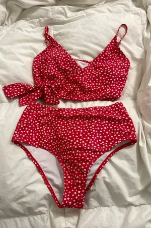 SheIn Bathingsuit Red Floral Retro High Waisted thumbnail 1