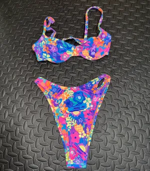 Kulani Kinis Set thumbnail 1