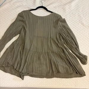 American Eagle open back long sleeve top thumbnail 1