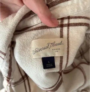 Universal Threads Flannel thumbnail 2