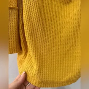 EXPRESS Umgee Top Size Large Mustard Yellow Waffle Knit Dolman Sleeve Oversized NWT thumbnail 2