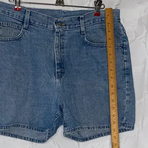 Riders By Lee Mom Shorts Blue Denim Women's Y2K Size 30 Medium Wash Distressed thumbnail 4