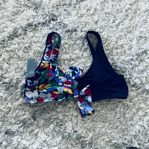 Abercrombie NWT Bikini Top thumbnail 2