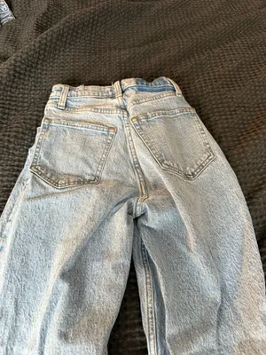 Abercrombie 90s Ultra High-Rise Straight Jeans thumbnail 4