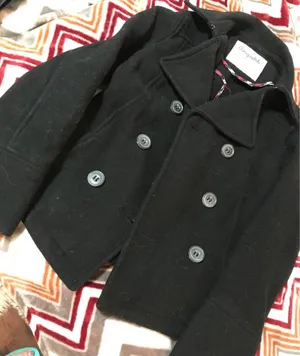 Aeropostale Black winter coat. It is thick. Has pockets. Size small. Will keep you warm. thumbnail 1
