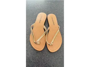 Cityclassified thong sandals size 6.5 thumbnail 3