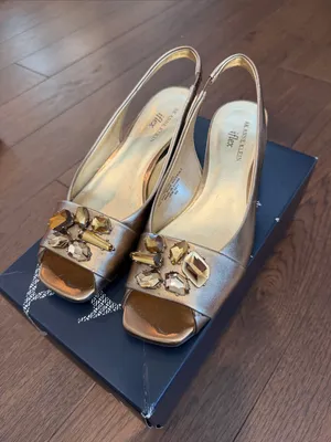 AK Anne Klein Bronze & Jeweled Heel Size 8 - C50-001 thumbnail 1
