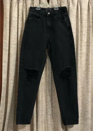PrettyLittleThing Washed Black Ripped Knee Mom Jeans thumbnail 1