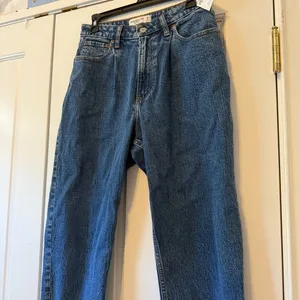 NWT 80s Mom Curve Love High Rise Size 28 or 6 Short thumbnail 4