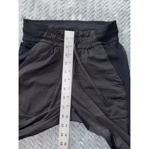 Lululemon Women's Beyond The Studio Joggers Black Pull On Size 0 thumbnail 8