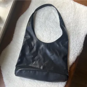 Black Faux Leather Slouchy Hobo Shoulder Bag Minimalist Y2K Style thumbnail 5